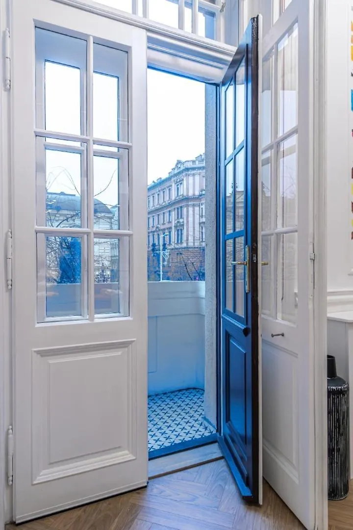The Theater Living Budapest Apartment Hungria